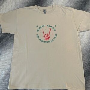 Rockin’ around the Christmas tree tee